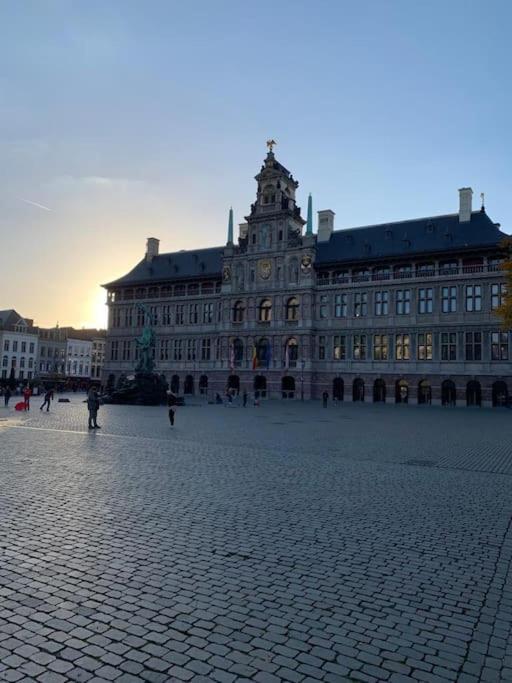 Hippe Studio In Historisch Gebouw In Oude Centrum Antwerpen Ngoại thất bức ảnh